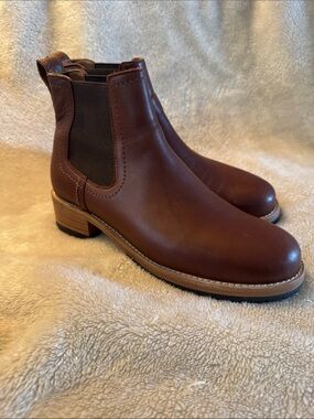 Women’s Patina brown leather, Chelsea boots.